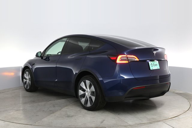 2022 Tesla Model Y — photo 13 of 22