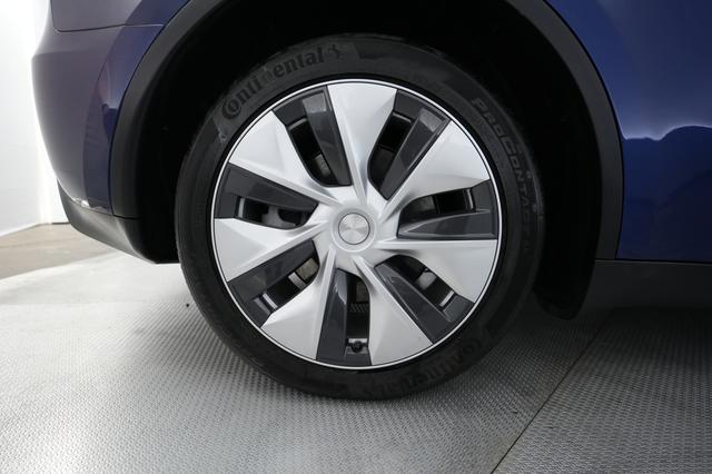 2022 Tesla Model Y — photo 7 of 22