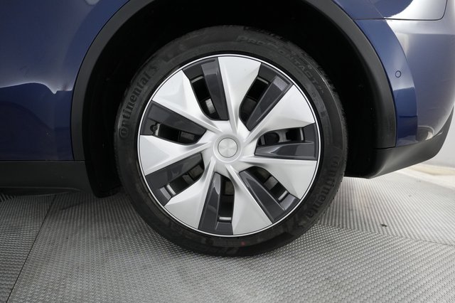 2022 Tesla Model Y — photo 16 of 22