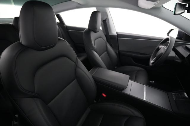 2025 Tesla Model 3 — photo 3 of 22