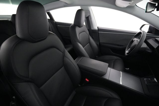 2025 Tesla Model 3 — photo 3 of 22