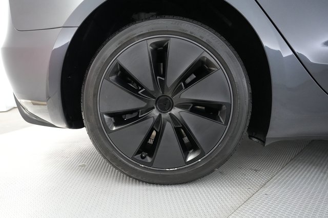 2025 Tesla Model 3 — photo 16 of 22