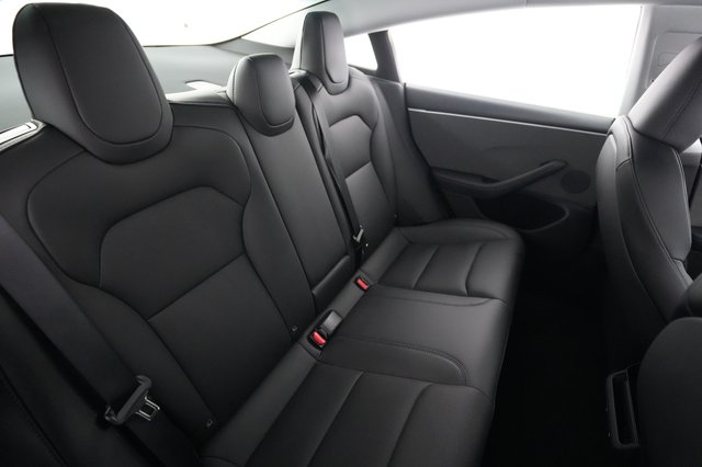 2025 Tesla Model 3 — photo 4 of 22