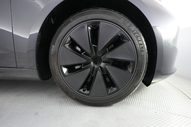 2025 Tesla Model 3 — photo 15 of 22