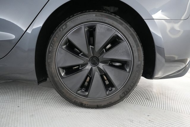 2025 Tesla Model 3 — photo 17 of 22