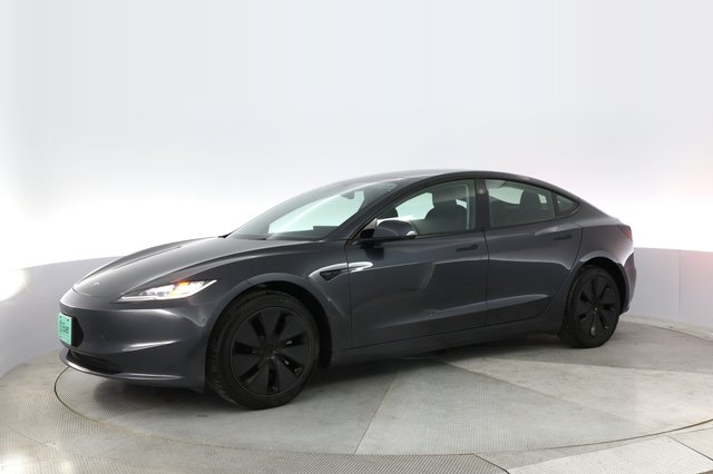 2025 Tesla Model 3 — photo 14 of 22