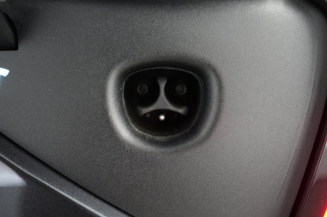 2025 Tesla Model 3 — photo 8 of 22