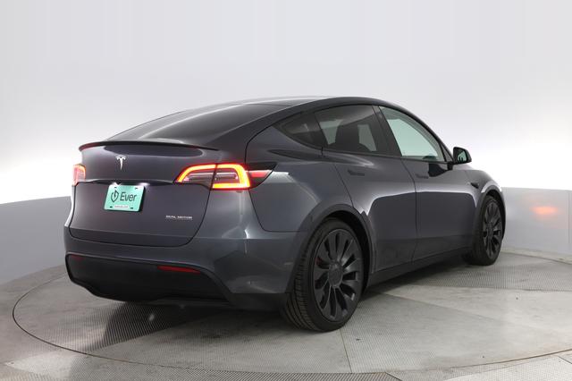 2022 Tesla Model Y — photo 2 of 25