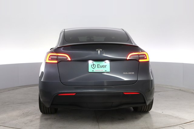 2022 Tesla Model Y — photo 12 of 25