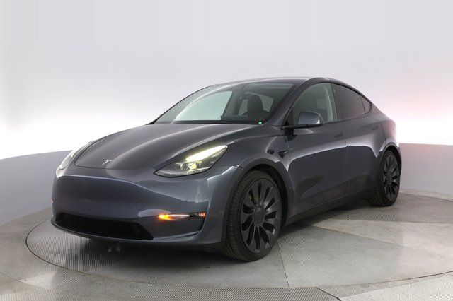 2022 Tesla Model Y — VIN 7SAYGDEF3NF390168
