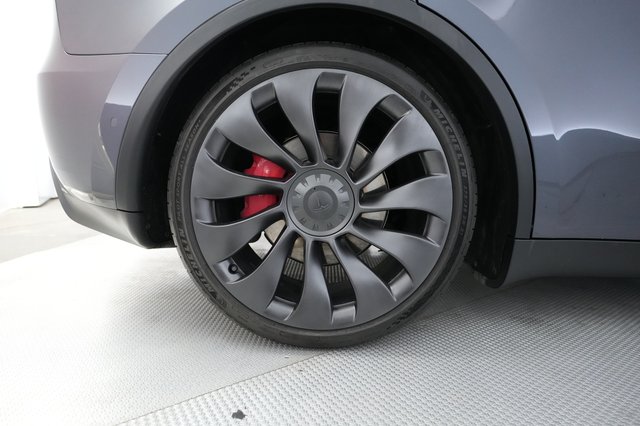 2022 Tesla Model Y — photo 15 of 25