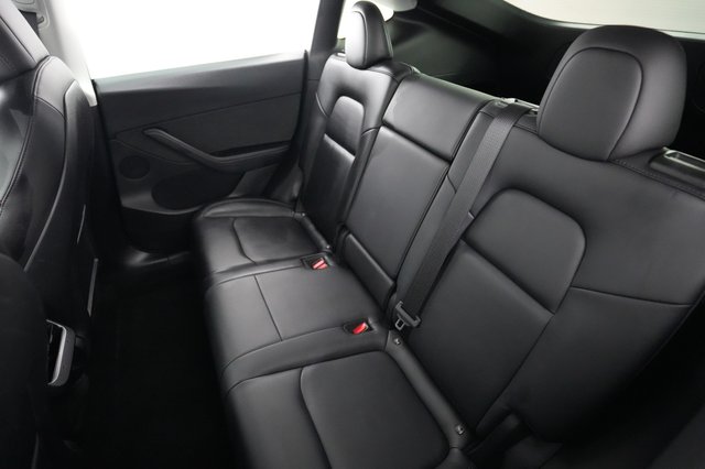 2022 Tesla Model Y — photo 18 of 25