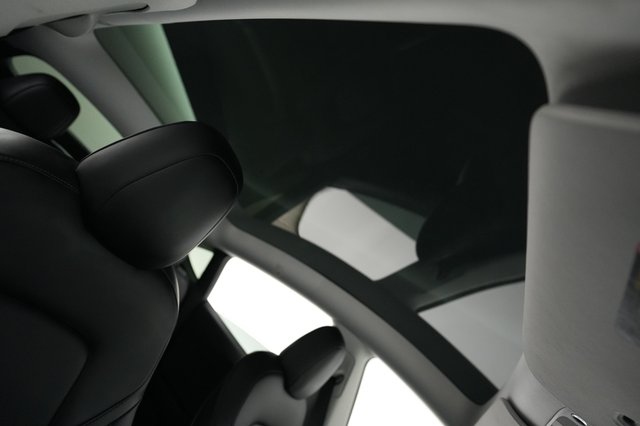 2022 Tesla Model Y — photo 23 of 25