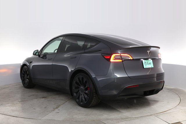 2023 Tesla Model Y — photo 13 of 21