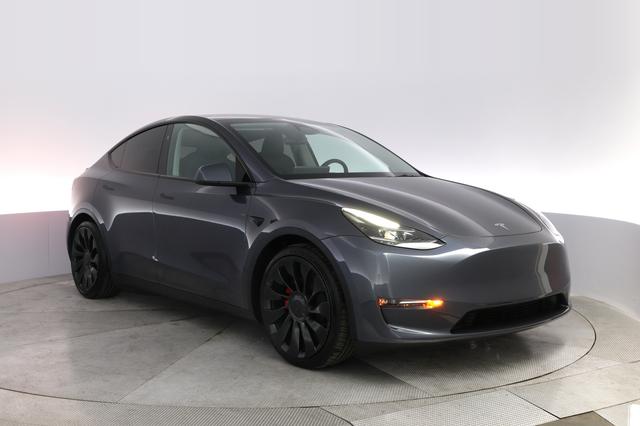 2023 Tesla Model Y — photo 10 of 21