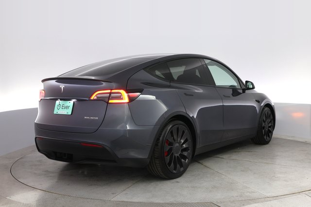 2023 Tesla Model Y — photo 2 of 21