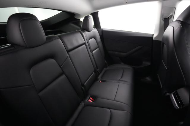 2023 Tesla Model Y — photo 4 of 21