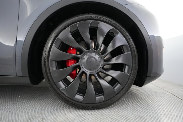 2023 Tesla Model Y — photo 7 of 21