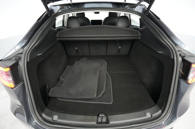 2023 Tesla Model Y — photo 6 of 21