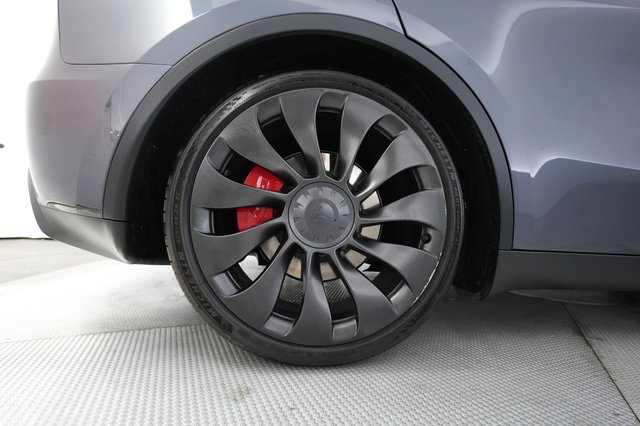 2023 Tesla Model Y — photo 17 of 21