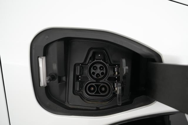 2023 Nissan Ariya — photo 8 of 21