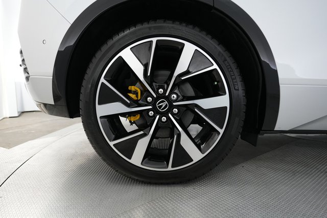 2024 Acura ZDX — photo 15 of 21