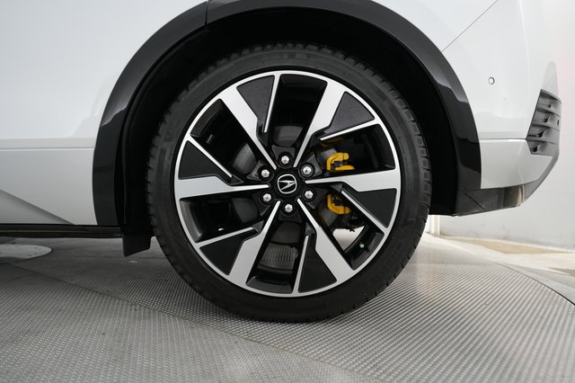 2024 Acura ZDX — photo 17 of 21