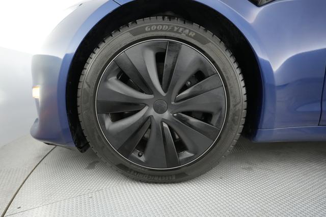 2024 Tesla Model S — photo 7 of 21
