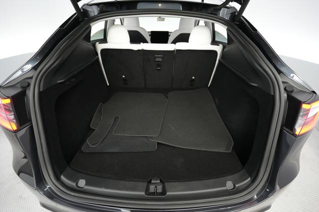 2024 Tesla Model Y — photo 6 of 22