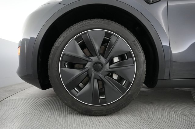 2024 Tesla Model Y — photo 17 of 22