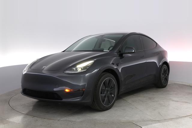 2024 Tesla Model Y — VIN 7SAYGDED6RA334596