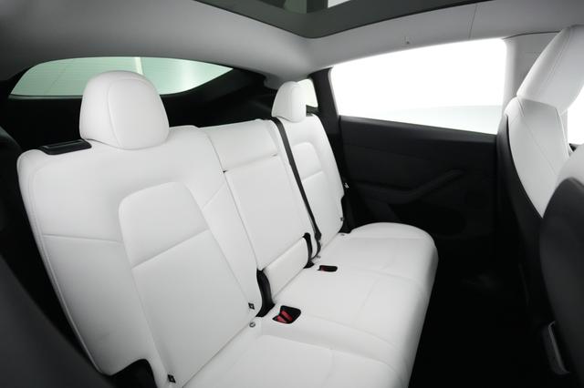2024 Tesla Model Y — photo 4 of 22