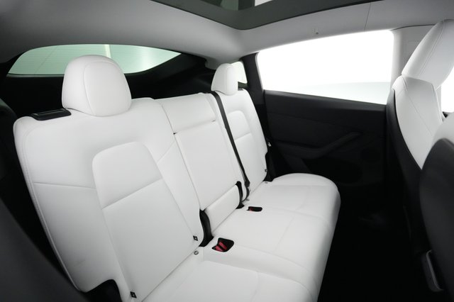 2024 Tesla Model Y — photo 4 of 22