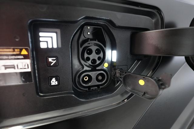 2024 Kia EV9 — photo 8 of 22