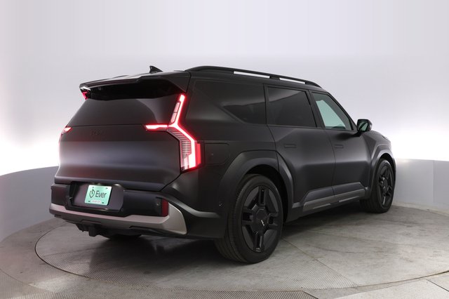 2024 Kia EV9 — photo 2 of 22