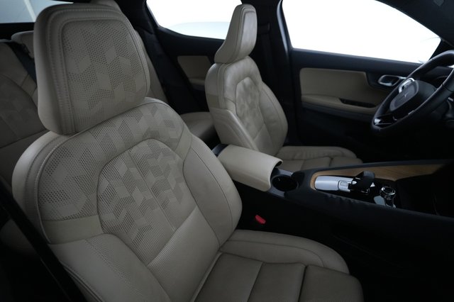 2022 Polestar 2 — photo 19 of 22