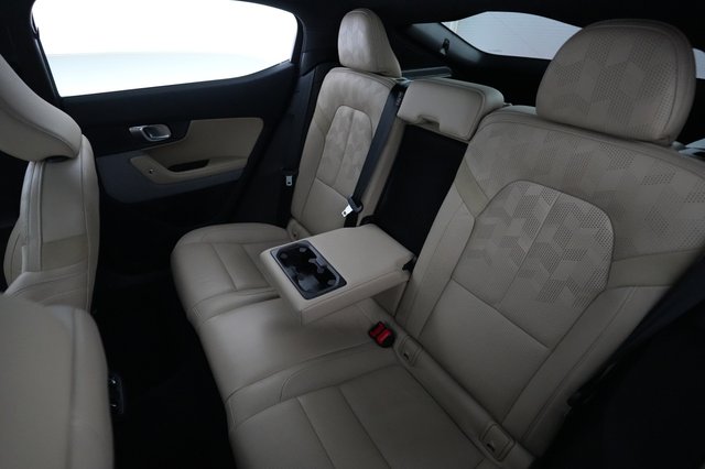 2022 Polestar 2 — photo 18 of 22