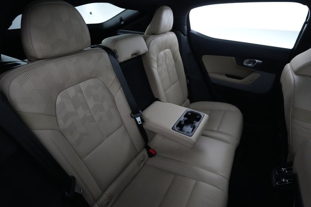 2022 Polestar 2 — photo 4 of 22