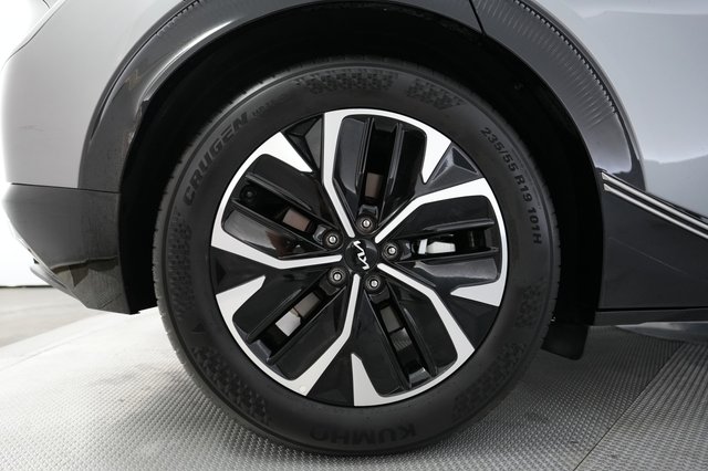 2023 Kia EV6 — photo 7 of 24