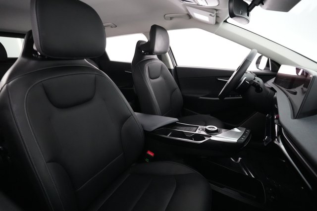 2023 Kia EV6 — photo 18 of 24