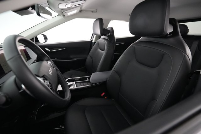 2023 Kia EV6 — photo 3 of 24