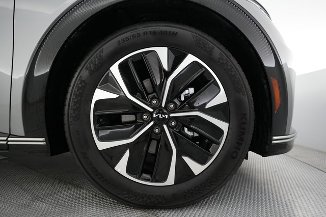 2023 Kia EV6 — photo 17 of 24