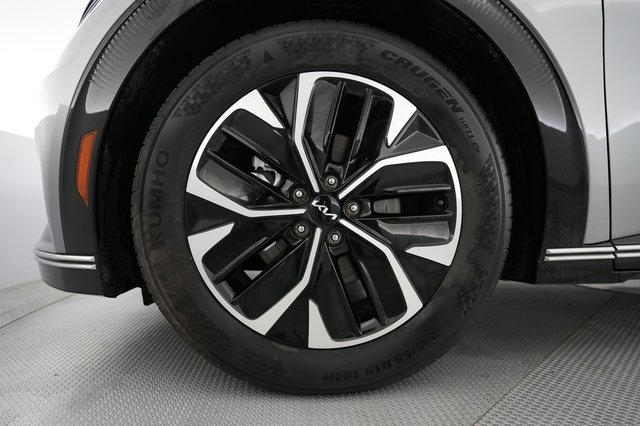 2023 Kia EV6 — photo 16 of 24