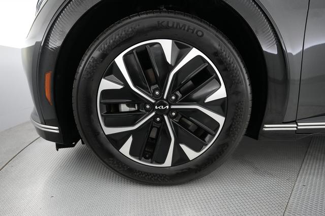 2024 Kia EV6 — photo 7 of 26