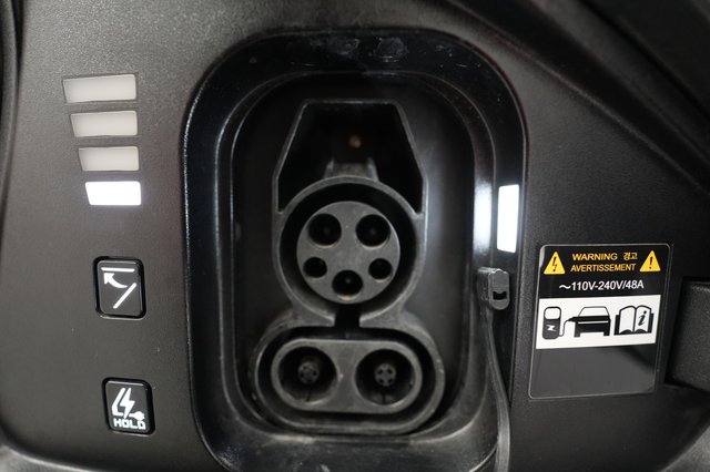 2024 Kia EV6 — photo 8 of 26