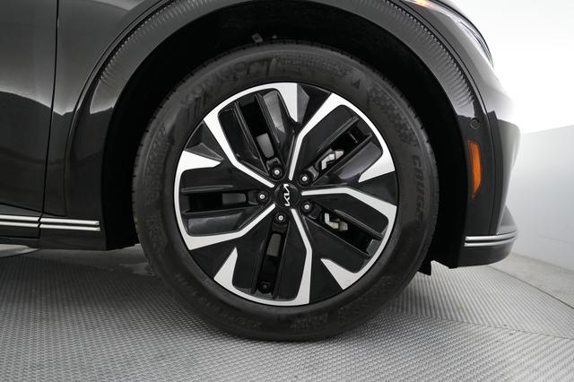 2024 Kia EV6 — photo 7 of 21