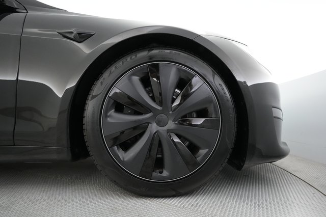 2022 Tesla Model S — photo 16 of 21