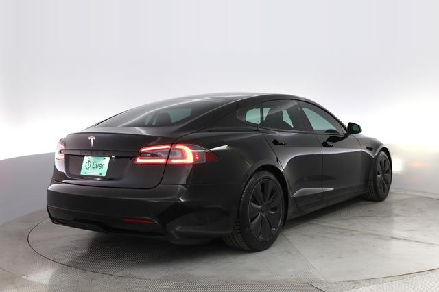 2022 Tesla Model S — photo 2 of 21