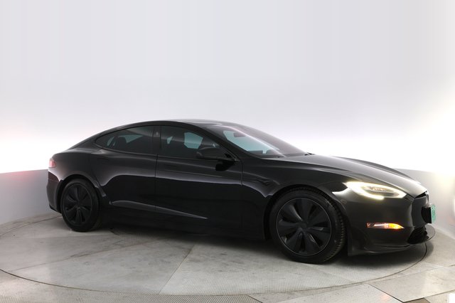 2022 Tesla Model S — photo 11 of 21
