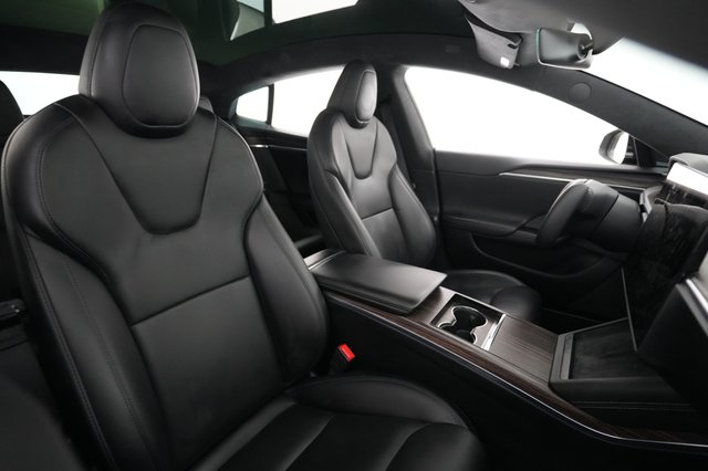 2022 Tesla Model S — photo 19 of 21